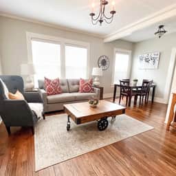 Kalmia Suite A - Centrally Located Downtown