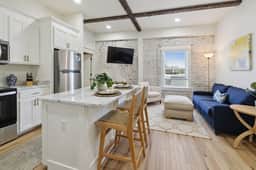 Loving Loft C