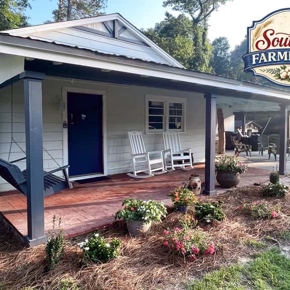 Kat’s Country Cottage - Image 1