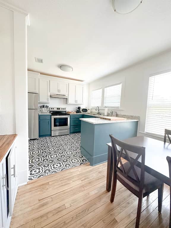 Kalmia Suite D - Centrally Located Downtown