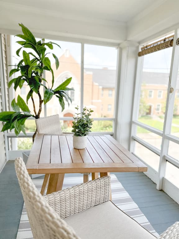 Kalmia Suite D - Centrally Located Downtown